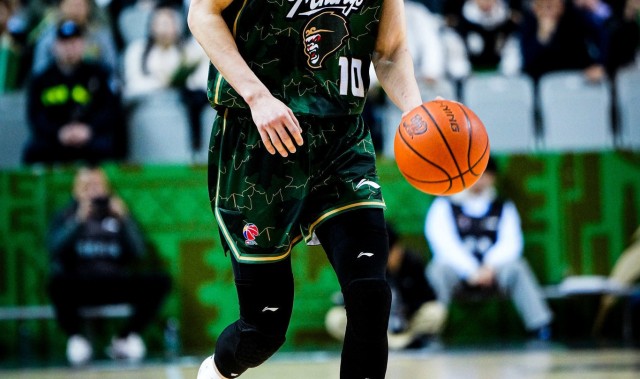 完美电竞团队-媒体人：因为CBA比赛时间的改变 容错率减少 让结果变得不可预测